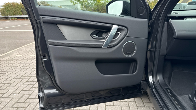 Land Rover Discovery Sport 1.5 P270e Landmark 5dr Auto [5 Seat] Station Wagon - Image 41